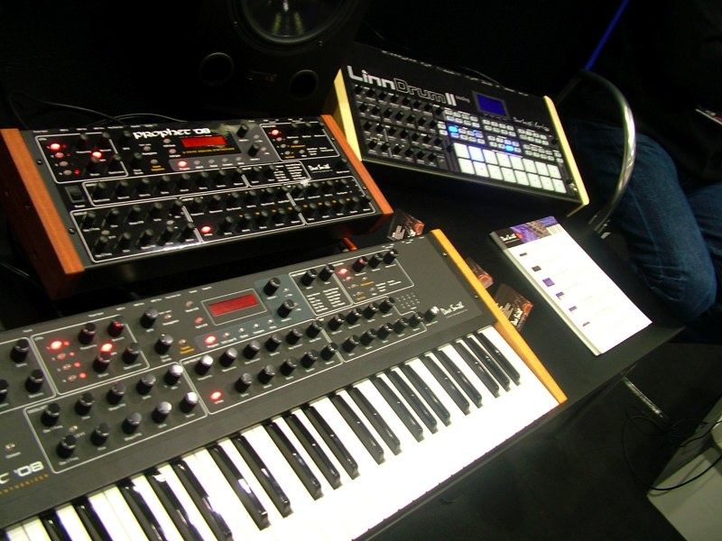 Dave Smith Prophet 08, P08 Hybrid Synthesizer analog step sequencer
